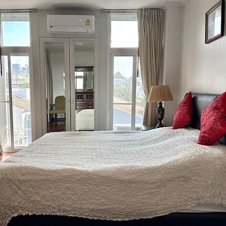 Samsen Suites Spacious 2Br Contemporary Thai Style Bangkok Dış mekan fotoğraf