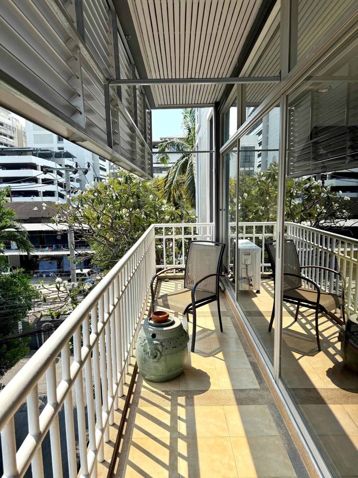 Samsen Suites Spacious 2Br Contemporary Thai Style Bangkok Dış mekan fotoğraf