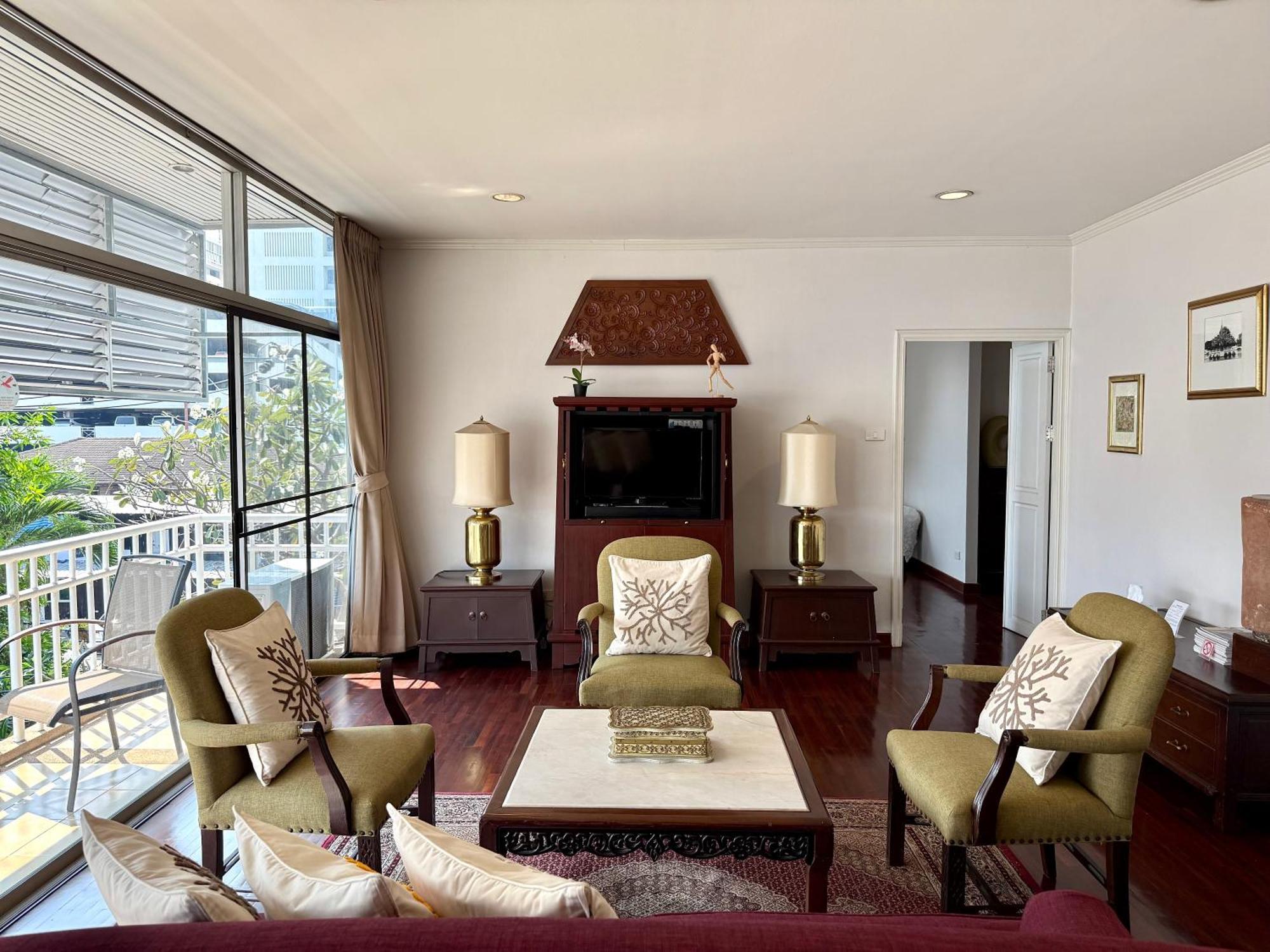 Samsen Suites Spacious 2Br Contemporary Thai Style Bangkok Dış mekan fotoğraf