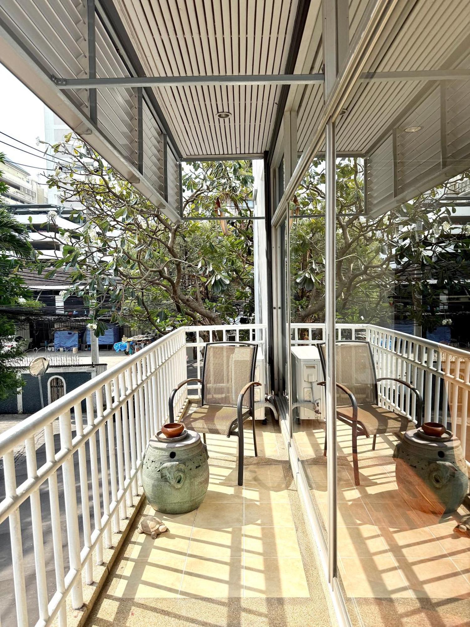 Samsen Suites Spacious 2Br Contemporary Thai Style Bangkok Dış mekan fotoğraf