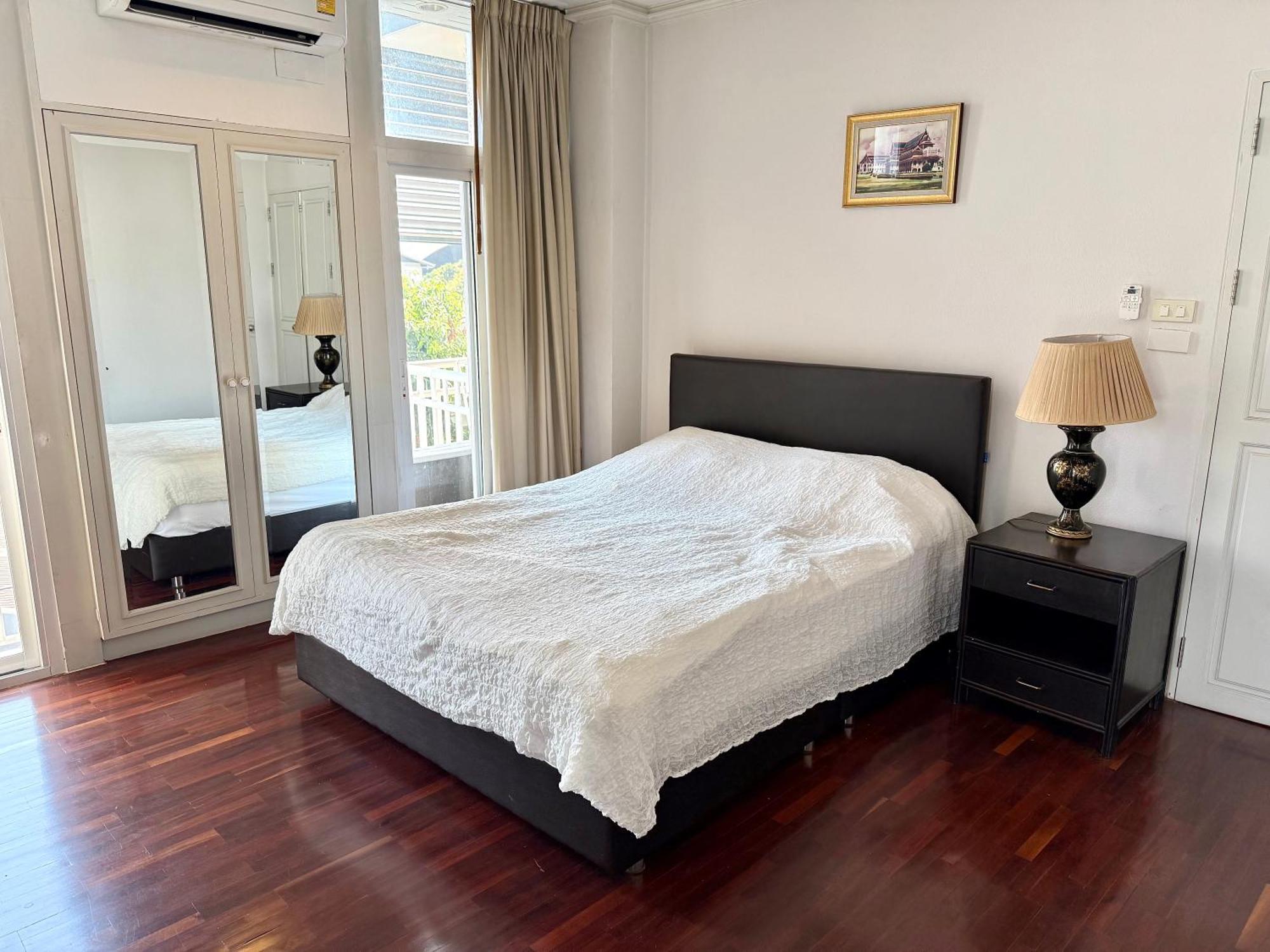 Samsen Suites Spacious 2Br Contemporary Thai Style Bangkok Dış mekan fotoğraf