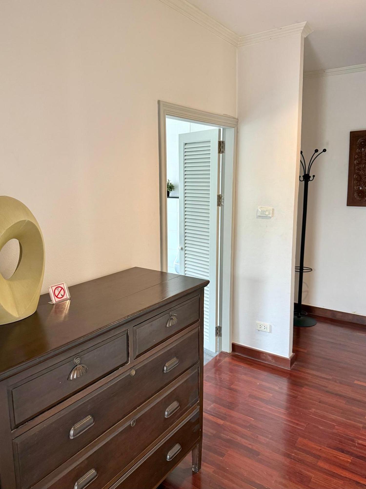 Samsen Suites Spacious 2Br Contemporary Thai Style Bangkok Dış mekan fotoğraf