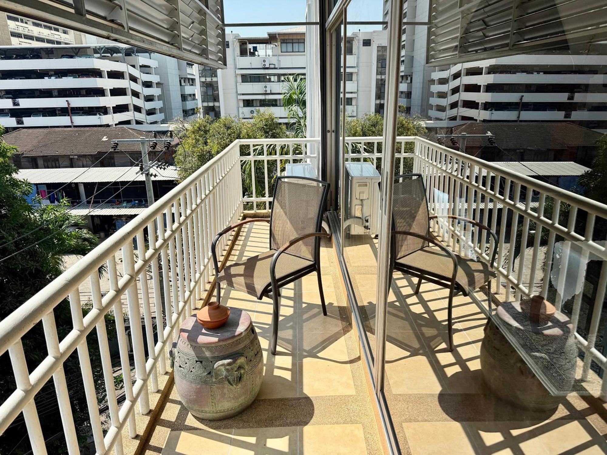 Samsen Suites Spacious 2Br Contemporary Thai Style Bangkok Dış mekan fotoğraf